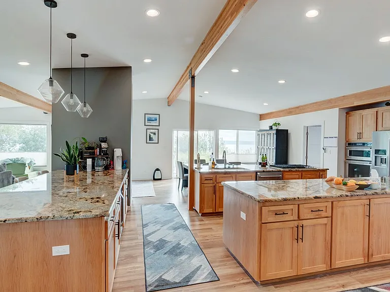 1286 Rainier Ln — Photo 3