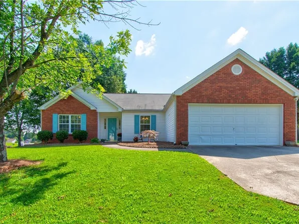 4640 Watson Farms Ln, Cumming, GA 30028