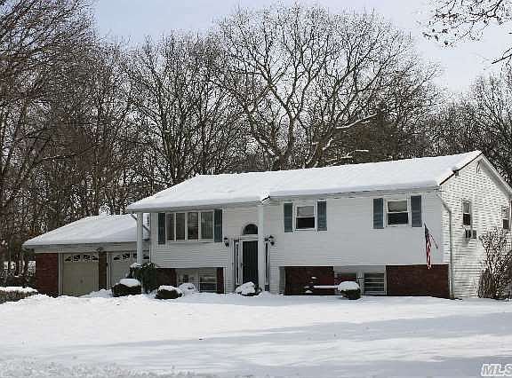 2nd image of 486 Easton St