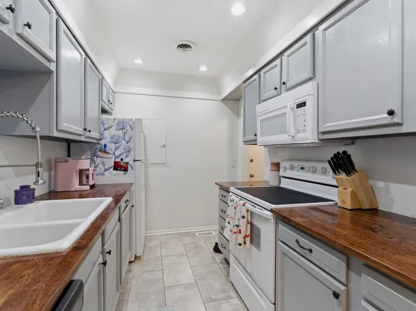 5025 Hillsboro Pike APT 15L, Nashville, TN 37215