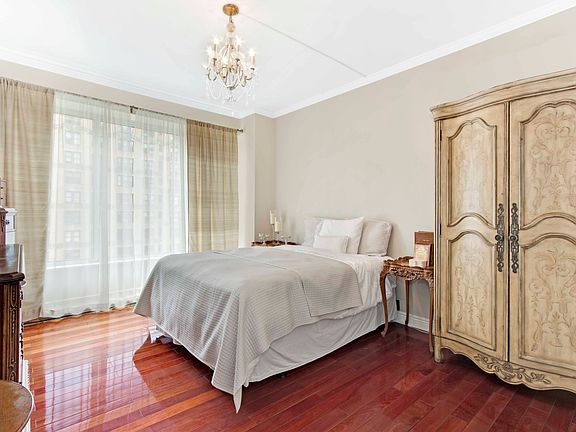4th image of 200 E 69th St APT 10C