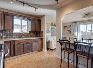 2203 14th St SW #301, Calgary, AB T2T3T2