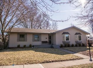 2306 Plymouth Dr, Champaign, IL