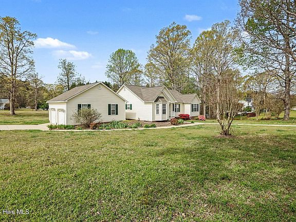 3rd image of 127 Churchill Downs Drive