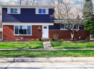 19327 Hardy St, Livonia, MI