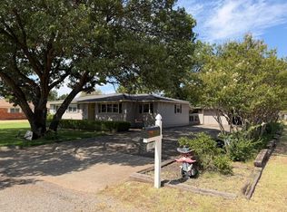 1209 N 17th St, Memphis, TX 79245