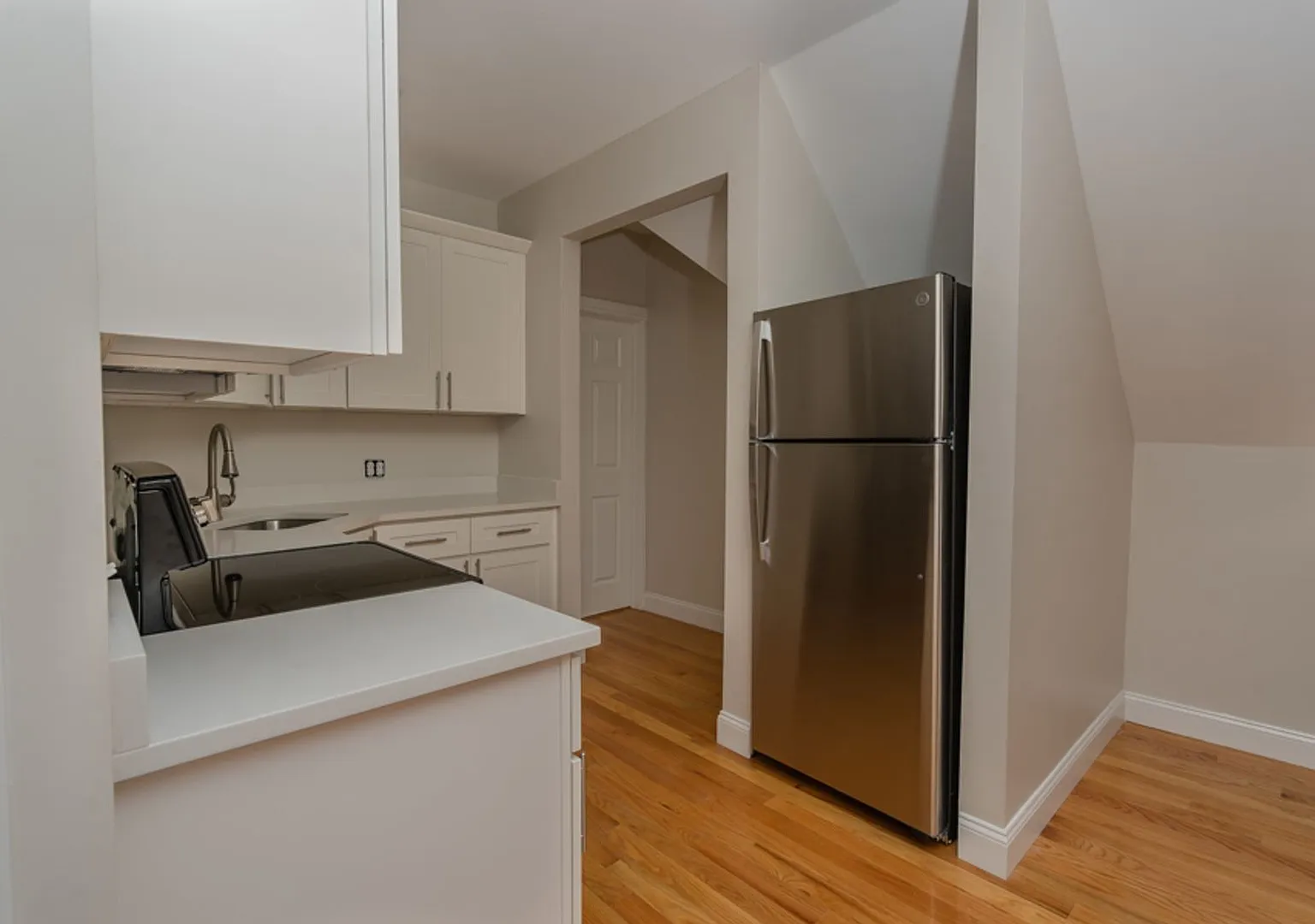 11 Park St — Photo 4
