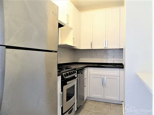 Rented by City Connections Realty | media 10