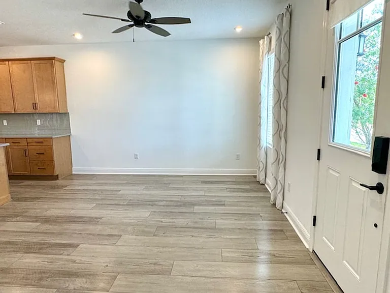 1825 Coastal Ct — Photo 6