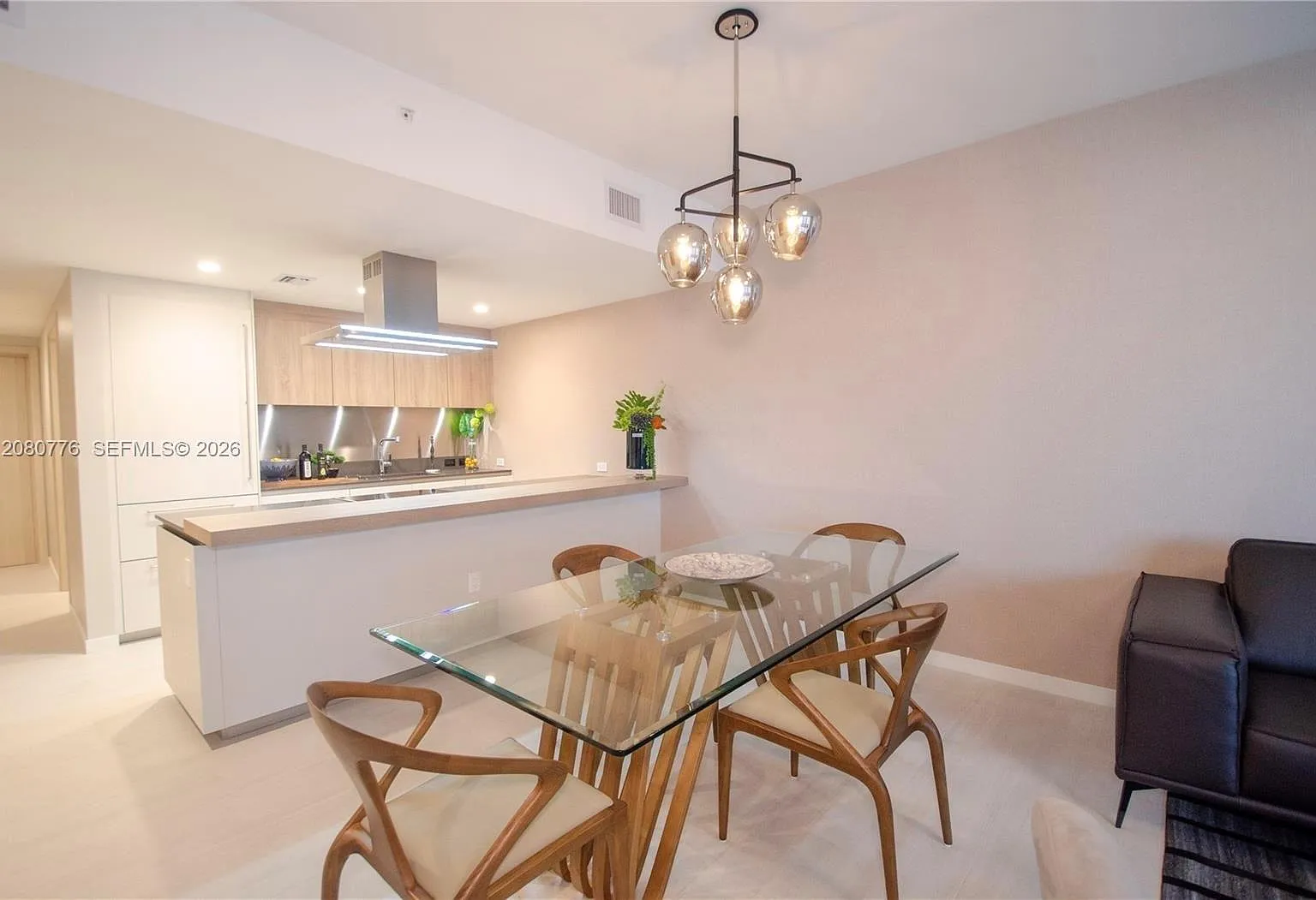 Brickell Flatiron Condo — Photo 2