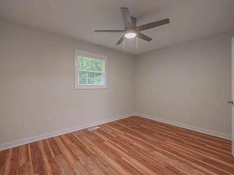 800 Rolling Hills Dr #8 — Photo 12
