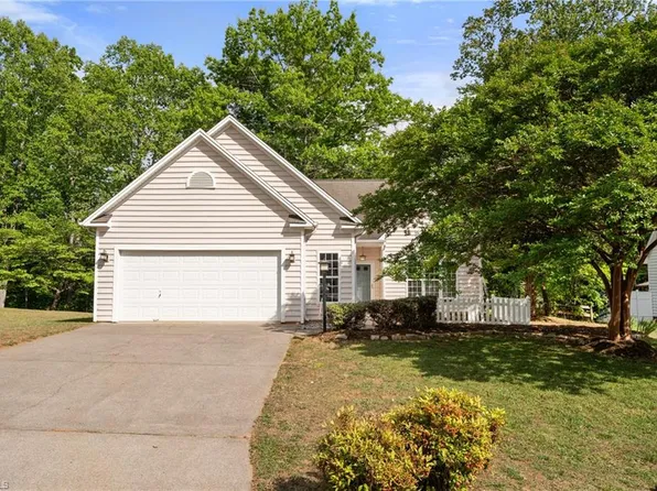 5605 Angel Oaks Dr, Winston Salem, NC 27105
