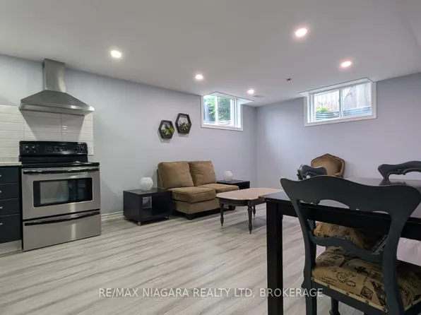 5622 Osprey Ave, Niagara Falls, ON L2H 0M2