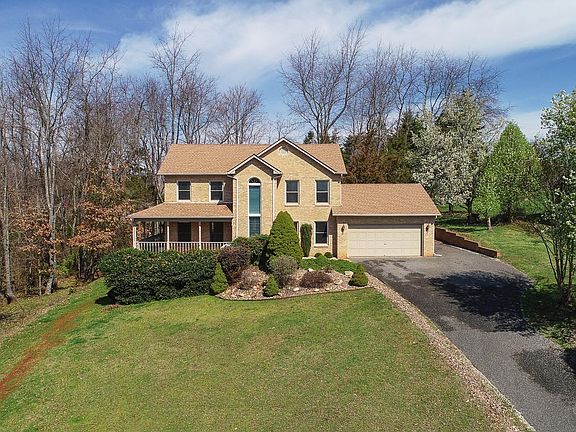 3rd image of 207 Eastwind Dr