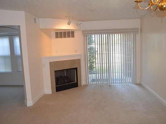 4th image of 23003 Chandlers Ln APT 111