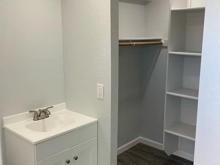 1240 E Verlea Dr — Photo 25