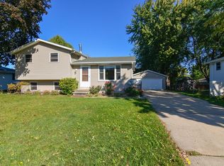 616 12th St, Menasha, WI 54952