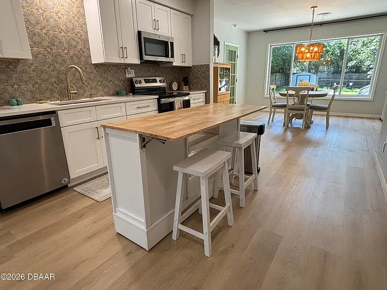 43 Warwick Ave — Photo 6