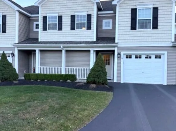 28 Governor Circle, Albany, NY 12208