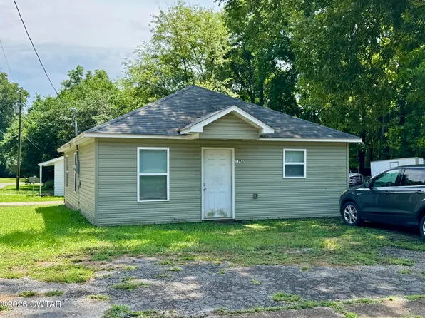 1753 E Wheeler St, Dyersburg, TN 38024