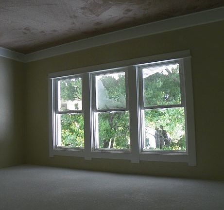 4th image of 1516 E Broadway St