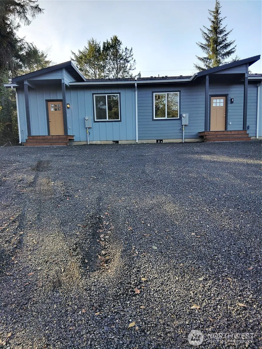 659 -B Sunset Avenue NE photo 1