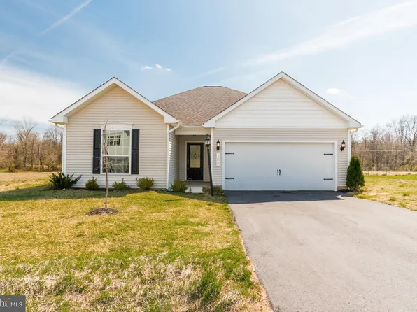 122 Rappahannock Run, Falling Waters, WV 25419