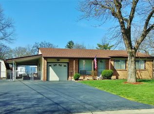 2875 Sugar Tree Ln, Maryland Heights, MO