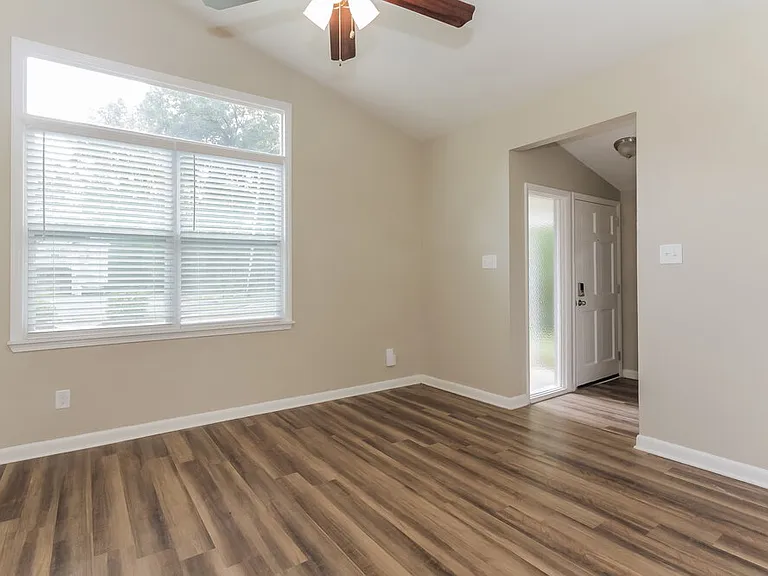 5401 Venado St — Photo 4