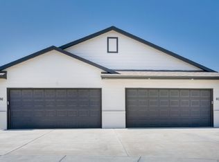 588 E Martens Dr, Goddard, KS 67052