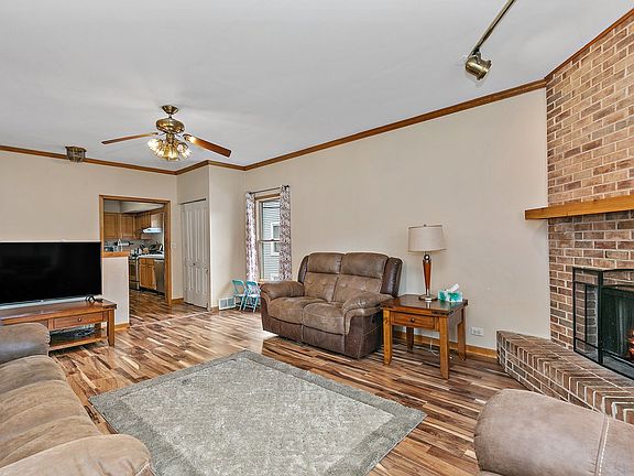 4th image of 805 E Prairie Ave