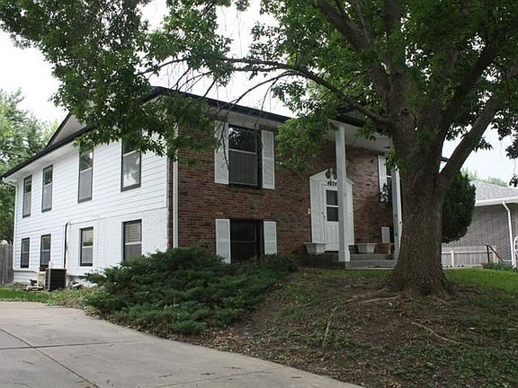 3rd image of 4824 Cresthaven Dr
