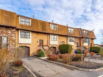 4102 N Oaks Blvd, North Brunswick, NJ, 08902