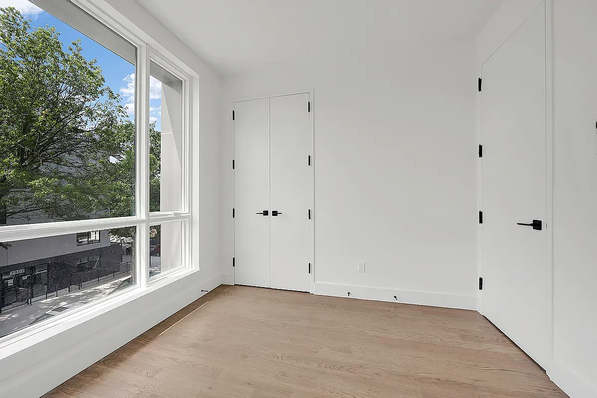Building Photo - 2909 Albemarle Rd #4S