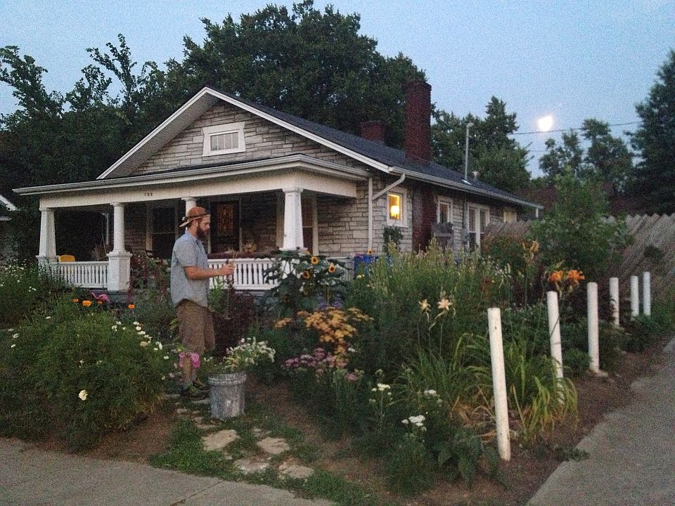 2nd image of 700 Bellaire Ave