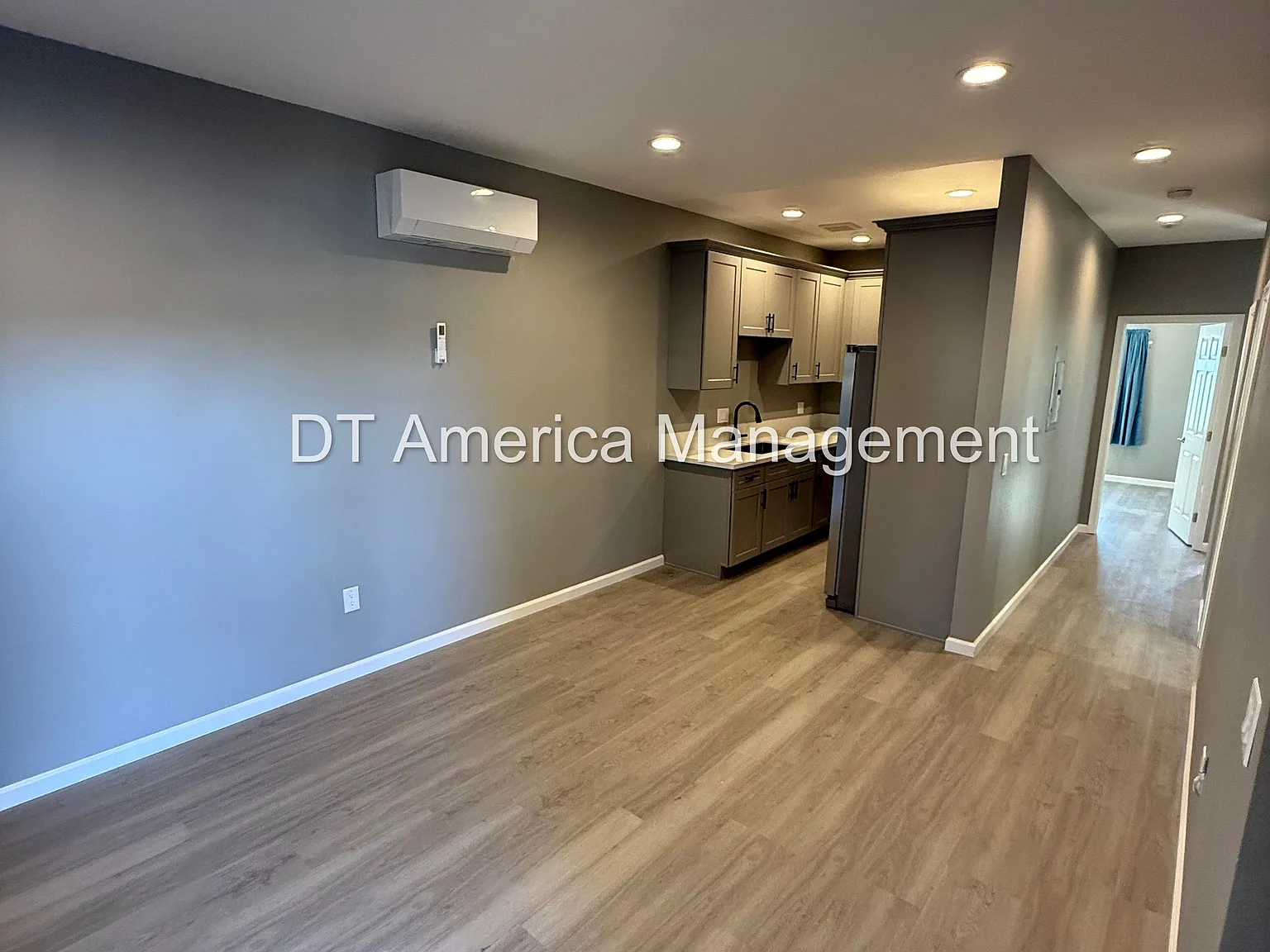 3 bed, 850 sqft, $2,600 — Photo 3