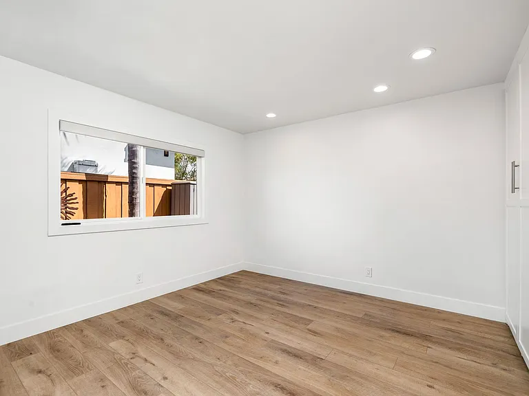 1609 Anita Ln — Photo 24
