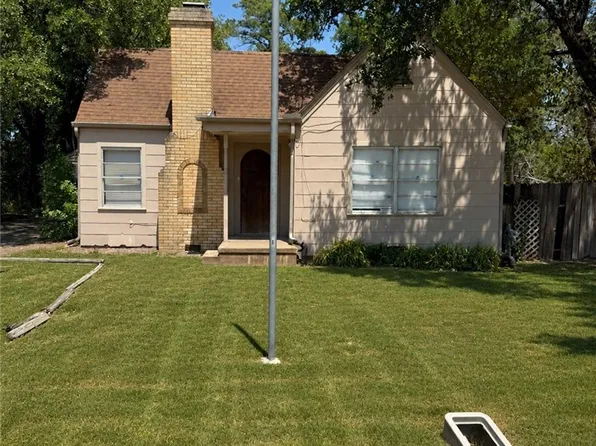1545 E Wm J Bryan Pkwy, Bryan, TX 77803