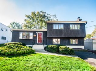 33 Adams St, Old Bridge, NJ 08857