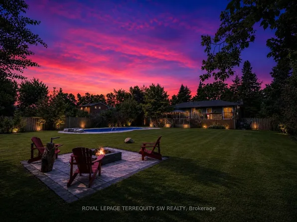 2249 Willard Ave, Innisfil, ON L9S 2B8