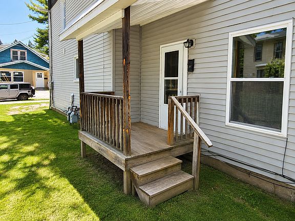 3rd image of 34 Armstrong St #1/2