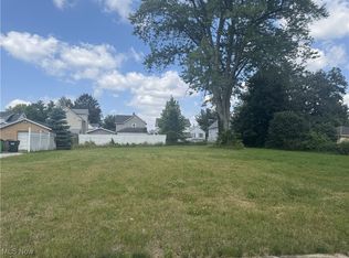 38 24th St NW, Barberton, OH 44203