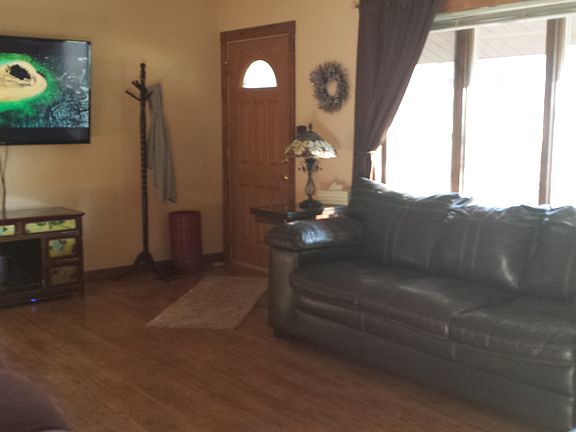 Living room w/bay window