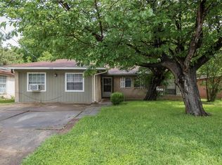 1214 Lakeview Dr, Grand Prairie, TX 75051