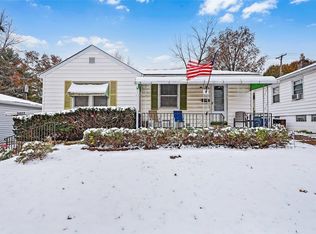 9422 Upland Dr, Saint Louis, MO 63123