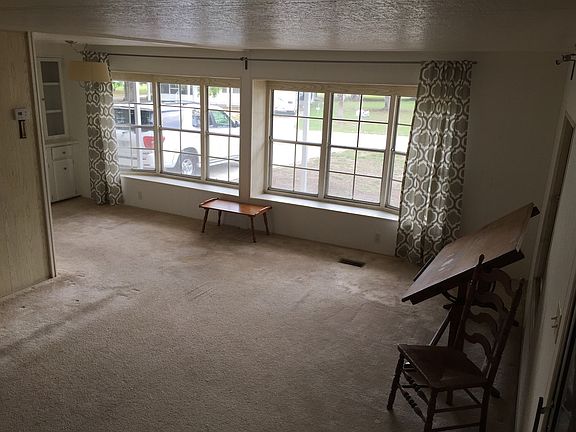 Living Room, more golf views