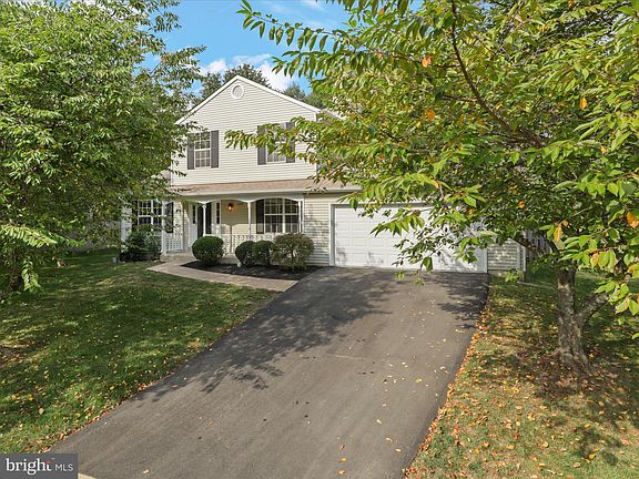 2nd image of 1399 Kingsvale Cir