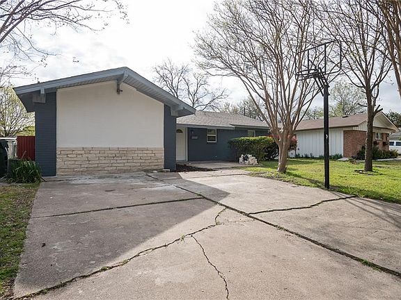 3rd image of 1102 Lawson Dr