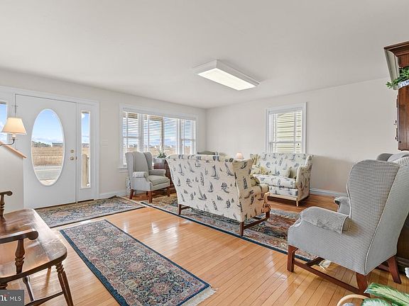 4th image of 134 Old Landing Rd