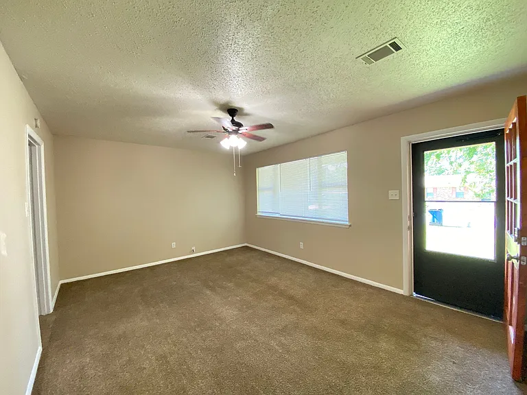 6517 Farmstead Rd — Photo 6